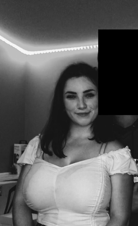 Kenzie A ポルノスター 写真