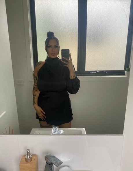 肉厚マンコオンリーファンズ 無料エロ 画像