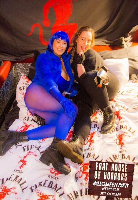 マイクロTバックOnlyFans 美しいヌード 写真