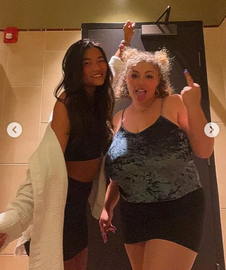 ポーグ xxx オンリーファンズ セックス アーカイブ