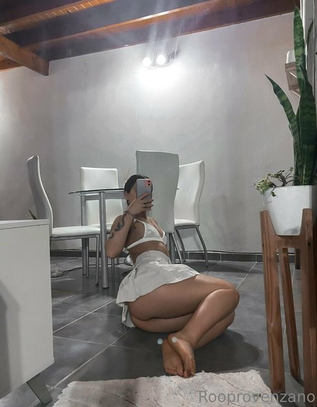 Romina Provenzano ポルノスター 独占 写真