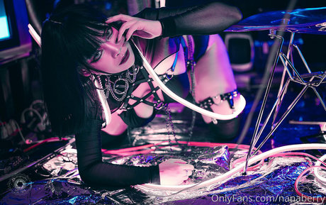 nanaberry ヌードのポルノスター ギャラリー