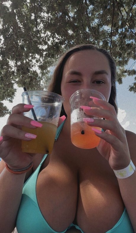 Lexi Thomas スター ヌード 写真