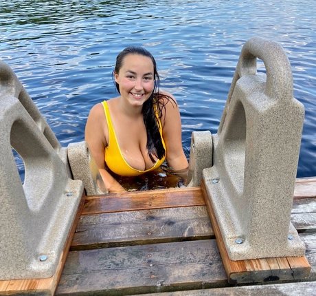 Lexi Thomas アート女優 写真