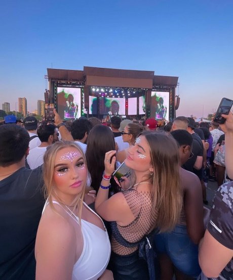 Hailey F ポルノスター 素敵 写真