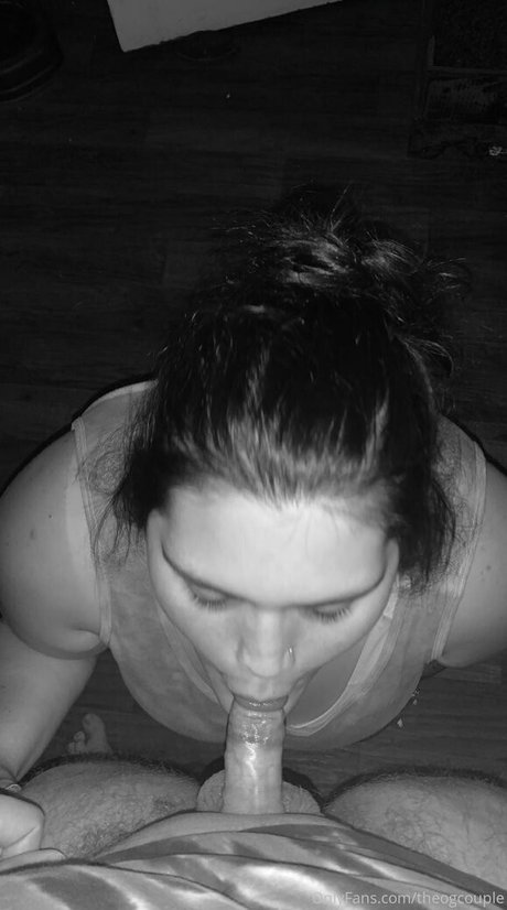 オンリーファンズでのセクスティング セクシーヌード 画像