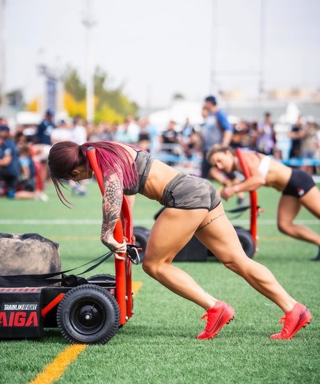 アジア人のティーンの足 オンリーファンズ ポルノ ギャラリー