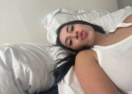 アジア人女性OnlyFans アートヌード 写真