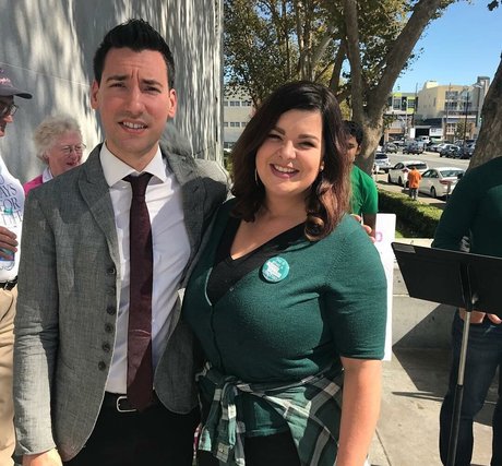 ヘンタイオンリーファンズ ポルノ 写真