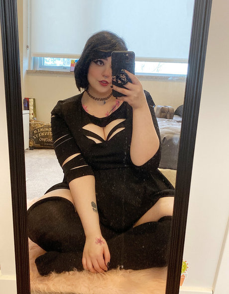 太った足のOnlyFans エロチック 画像