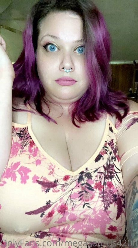 megasaurus420xofree ポルノモデル アーカイブ