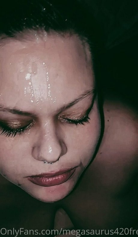 megasaurus420xofree ポルノスター xxx 写真