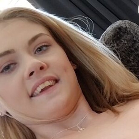 巨乳 パイズリ OnlyFans ポルノ 画像