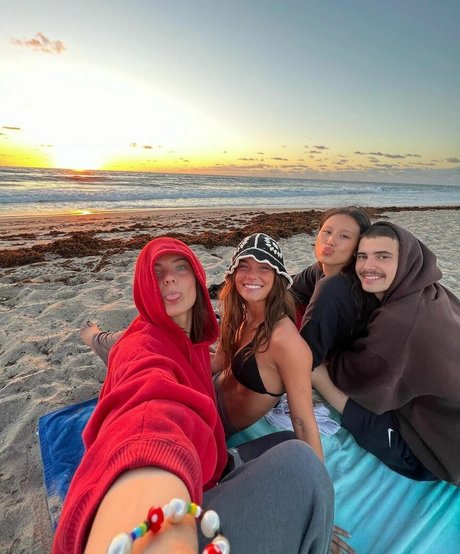 厚い黒檀オンリーファンズ えろ ギャラリー