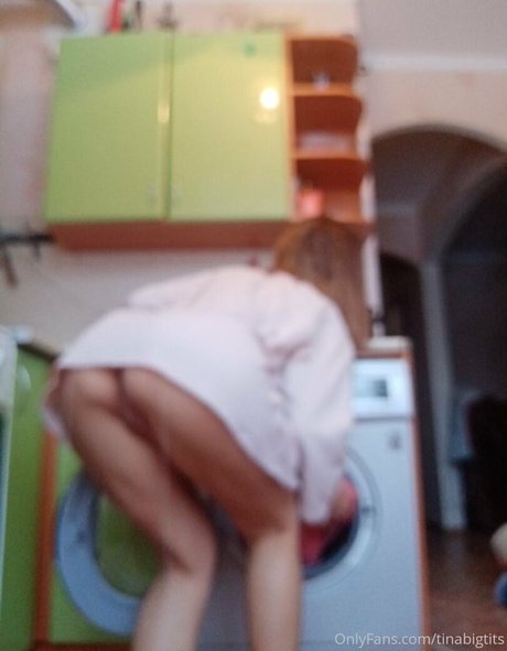 アナル舐めオンリーファンズ 美しい裸 画像