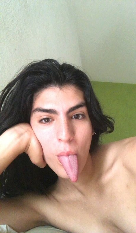 ブルネットの猫OnlyFans 美しい裸 写真