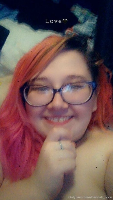 18歳のオンリーファンズ ポルノ 画像