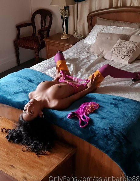 アニメプリンセスOnlyFans セクシーヌード 写真