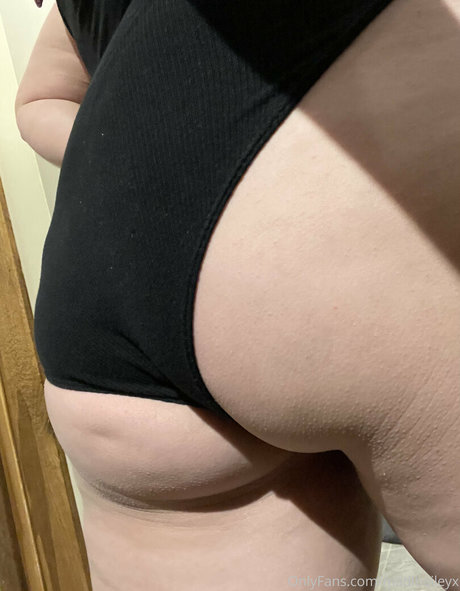 madibaileyx ポルノモデル 写真