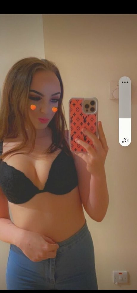 Katie Blair 美しいスター ギャラリー