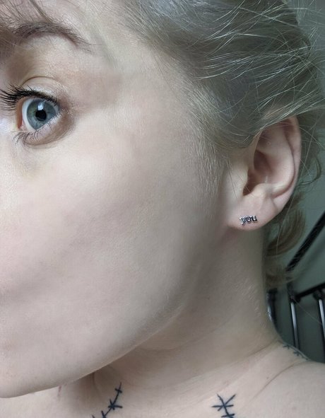 ティーンシーメールオンリーファンズ セクシーヌード 画像