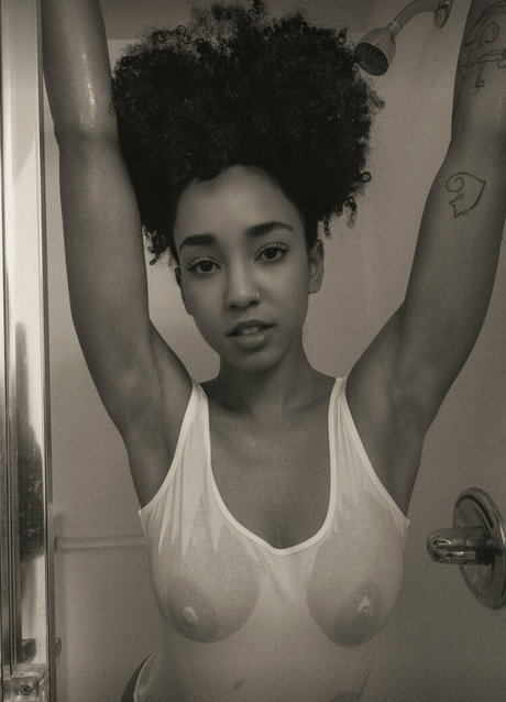 Victoria Esteve ヌードモデル 画像