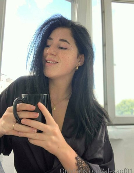 alexaof01 スター ヌード アーカイブ