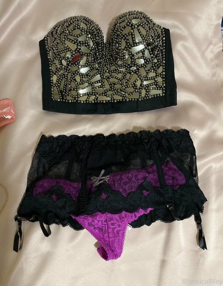 バレーボール オンリーファンズ ポルノグラフィック 画像