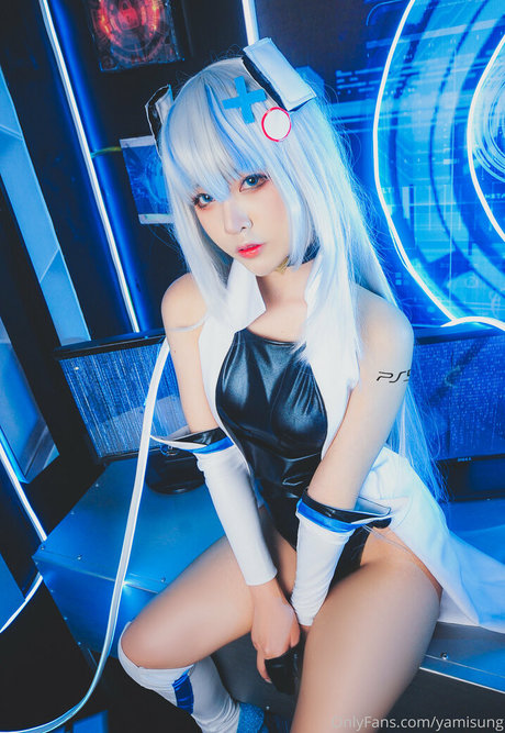 黒檀の猫オンリーファンズ 美しい裸 写真