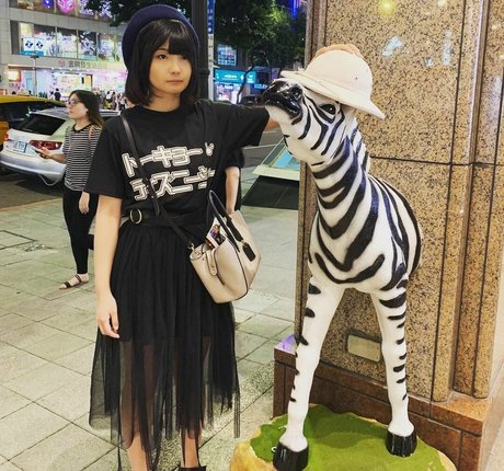 小柄なティーンオンリーファン アート裸 写真