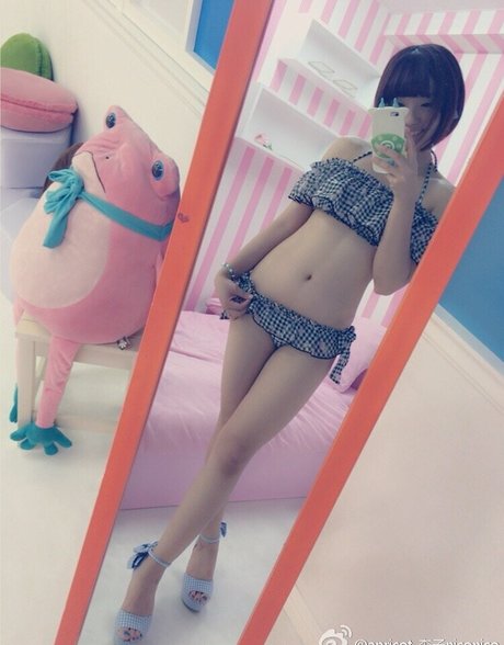 セクシーなシーメールオンリーファンズ 無料ポルノ 画像