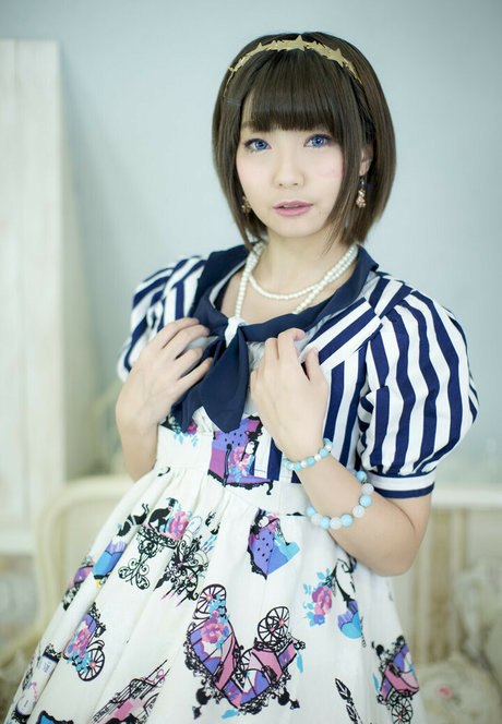 赤毛の熟女オンリーファンズ ヌード 画像