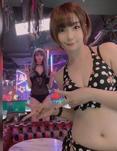 かわいいティーンのオンリーファンズ 無料ポルノ 写真