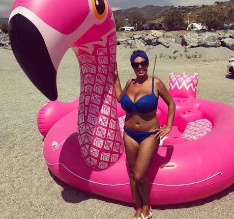 Betty LaRouge ポルノスター パーフェクト アーカイブ