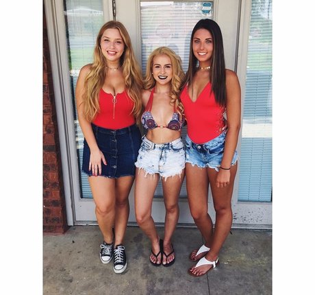 巨大なチンポを持つシーメールオンリーファンズ 無料ヌード 画像