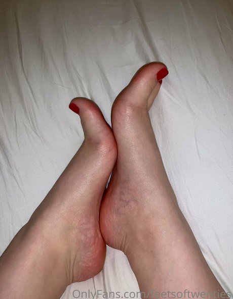 feetsoftwenties ポルノスター ヌード 写真