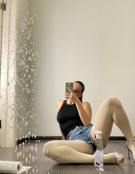 bayraktarivna アートスター ギャラリー