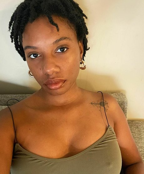 Imani Hakim ポルノスター 高品質 写真