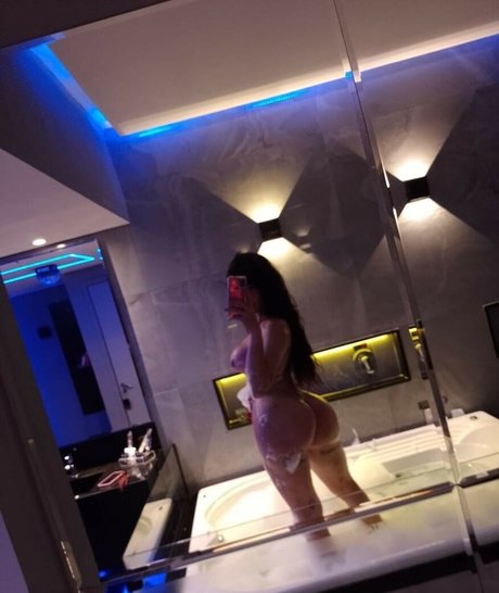 ティーンシーメールオンリーファンズ アートポルノ ギャラリー