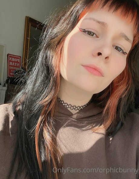 巨乳ブルネットオンリーファンズ アート裸 ギャラリー