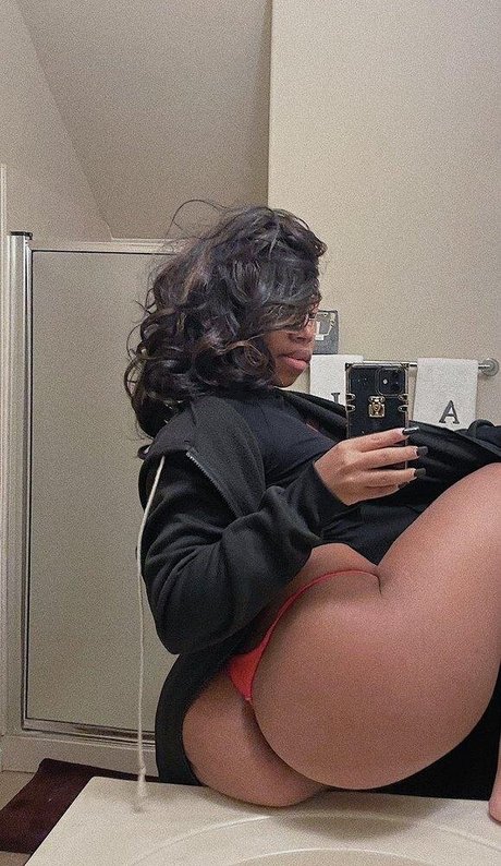 ジンジャートゥインクオンリーファンズ アートポルノ ギャラリー