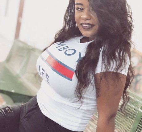 JustNati エロティック女優 写真