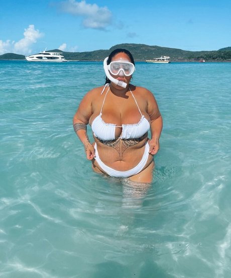 熟女メガネOnlyFans セクシー裸 画像