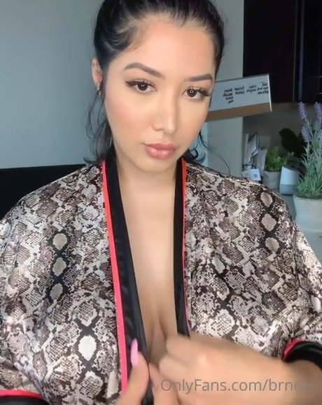 Brndav ポルノスター 写真