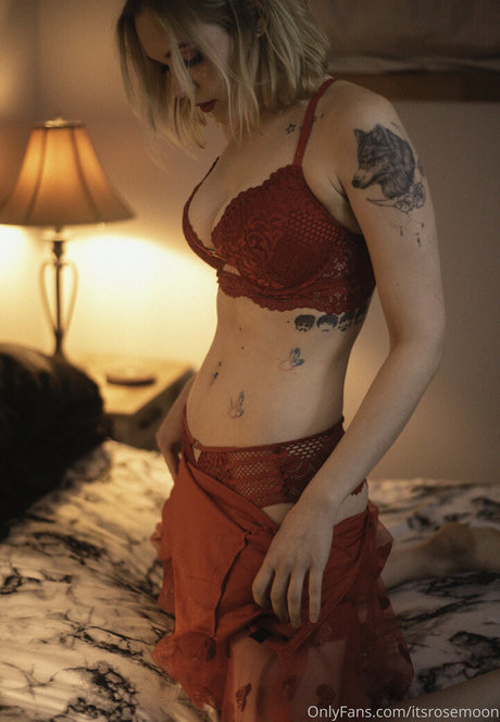 itsrosemoon ポルノスター セクシー 写真