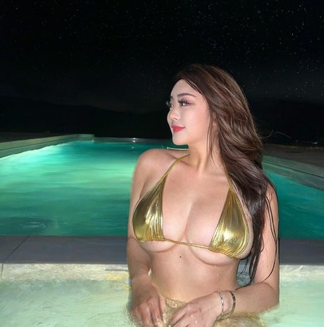 アンバー・オンリーファンズ セクシー裸 ギャラリー