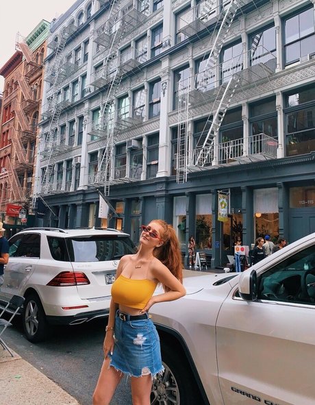 emilyyfiore スター 裸 写真