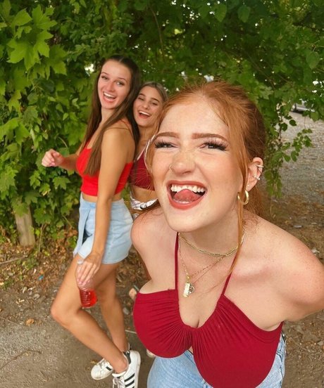 emilyyfiore アートポルノスター 写真