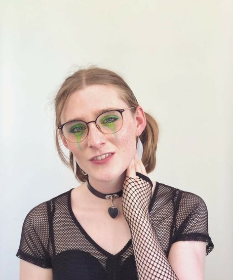 ジンジャートゥインクオンリーファンズ 無料エロ アーカイブ