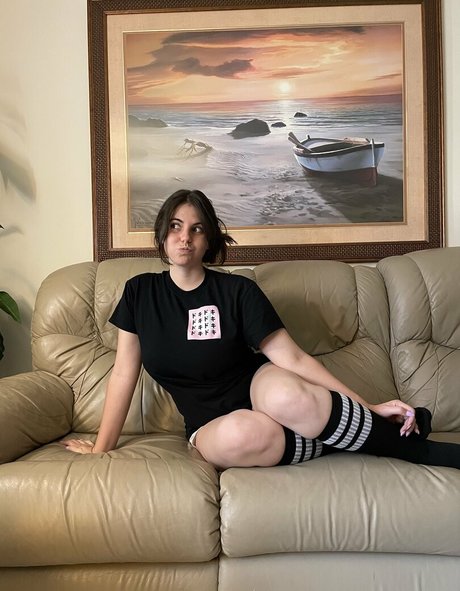 熟女の足オンリーファンズ 美しい 画像